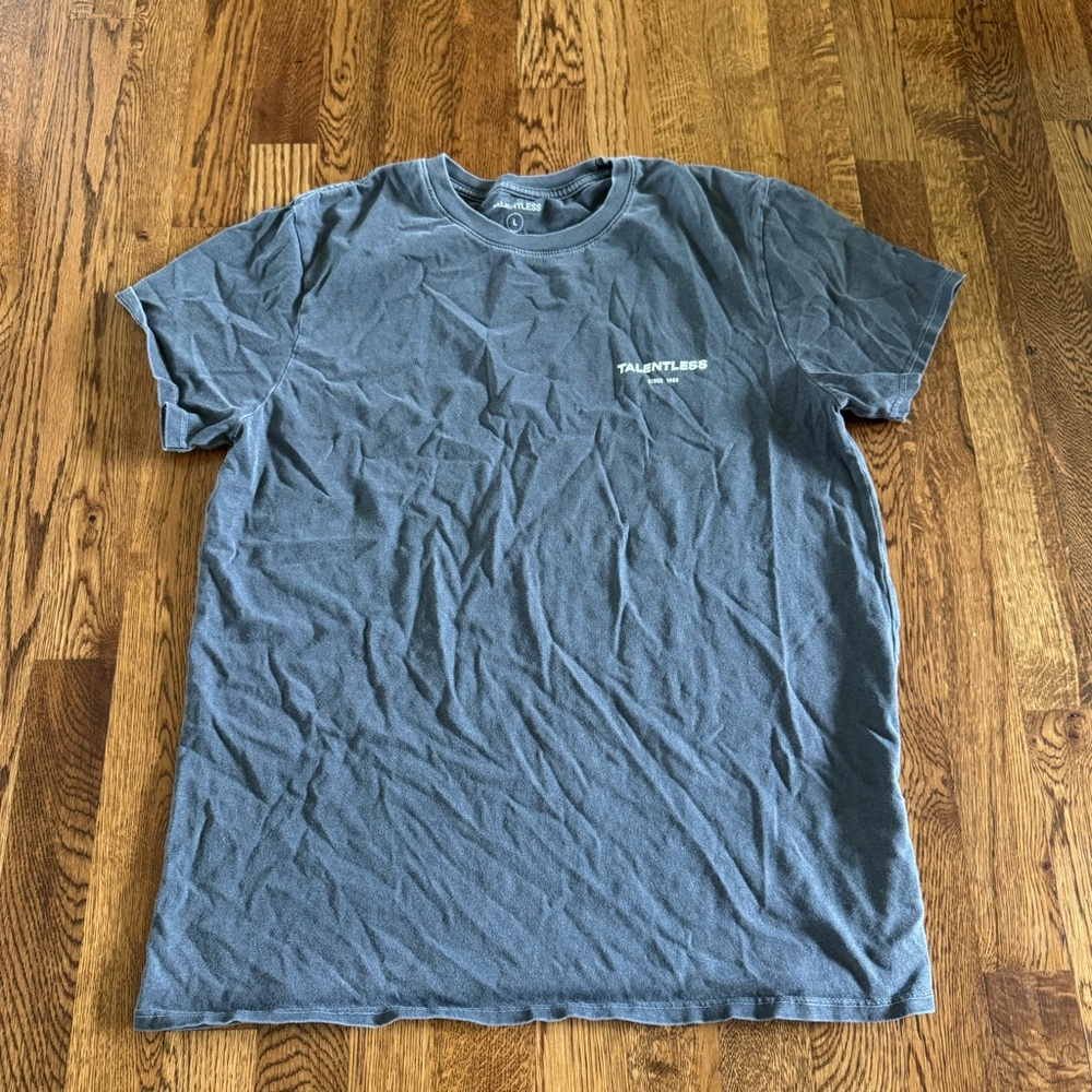 Talentless Women’s Gray T-Shirt Size Large